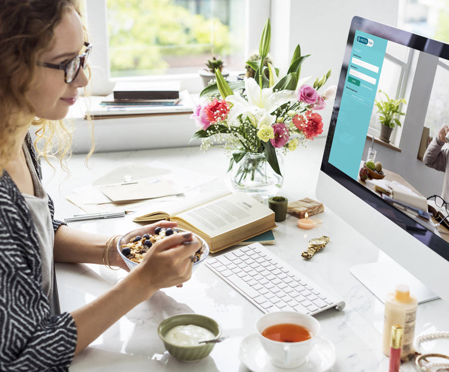 Diëtist vraagt online medische voeding aan via het Mediq voorschrijfsystgeem