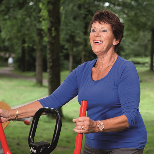 Sportende vrouw buiten Sportende vrouw buiten