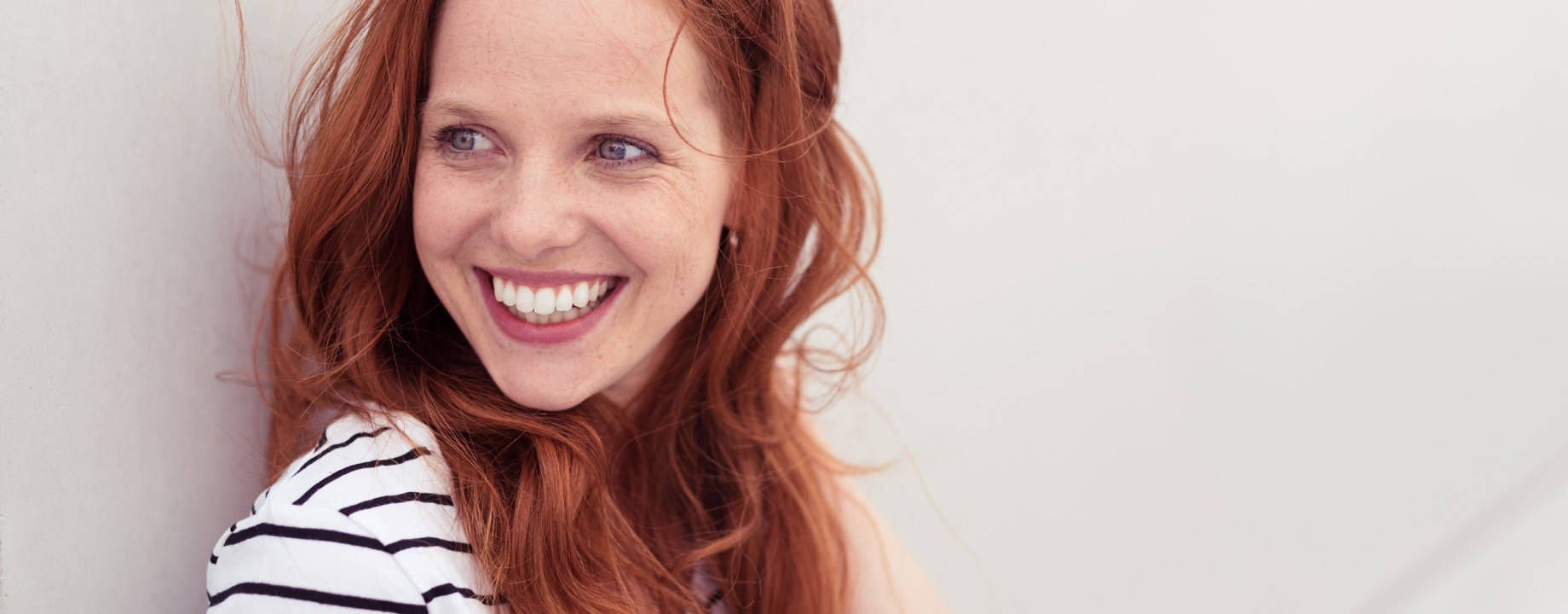 Jonge vrouw met diabetes is ontzorgt met kwartaalservice