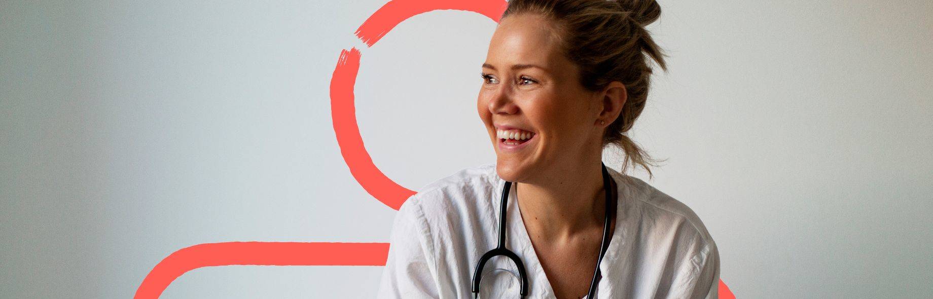 Zorgprofessional aan het lachen